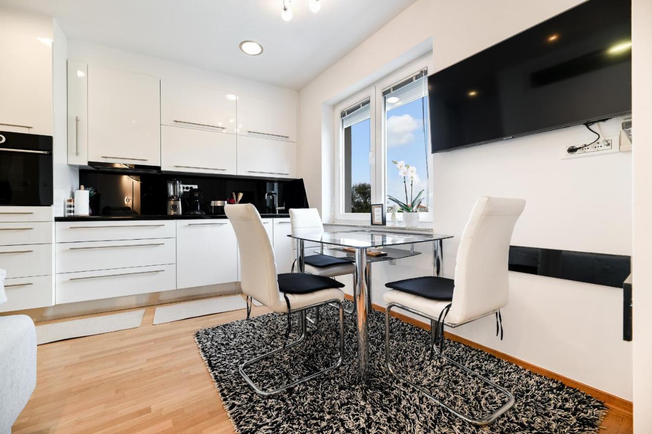 Lauris Luxury Apartment Zara Esterno foto