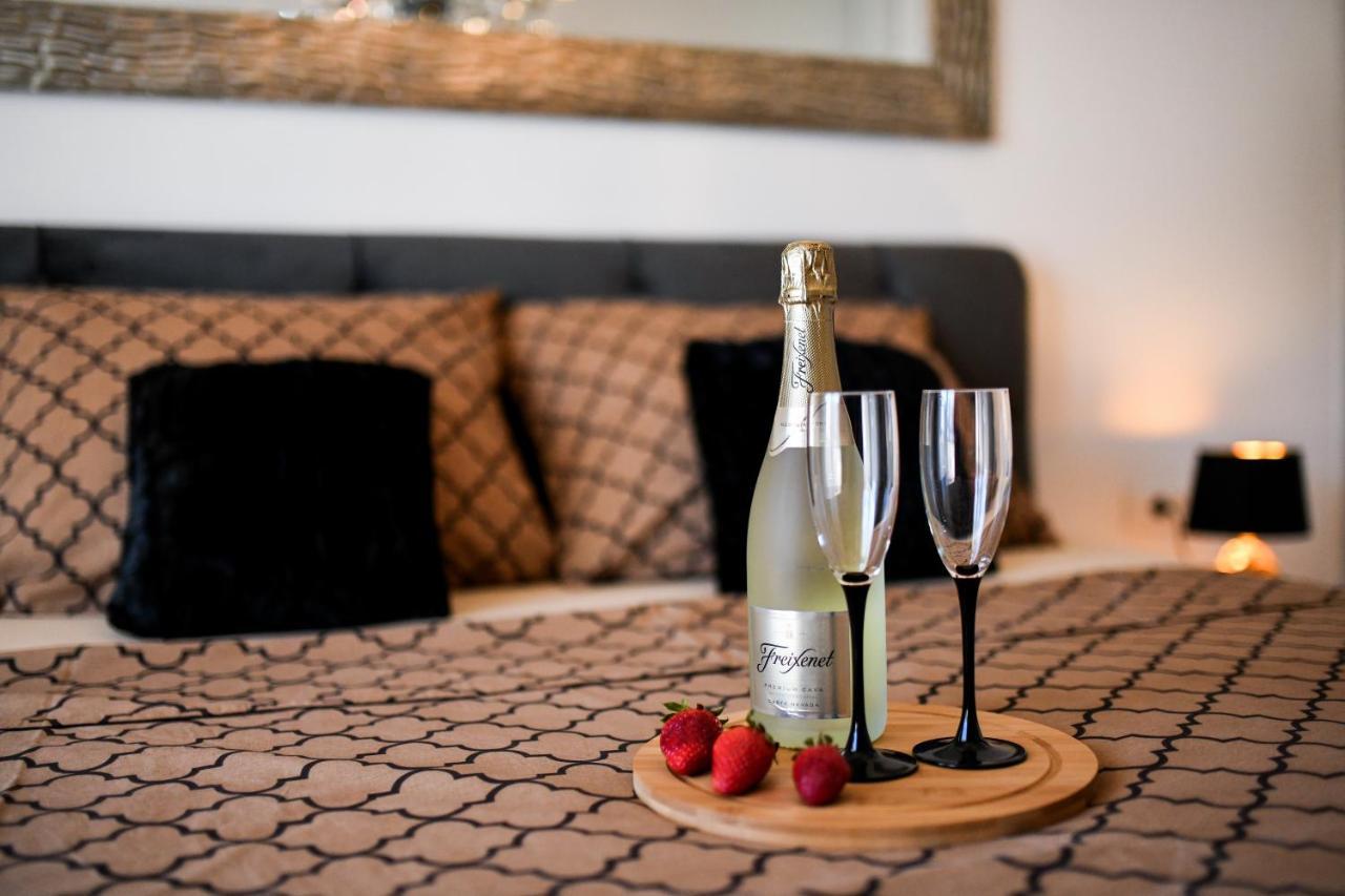 Lauris Luxury Apartment Zara Esterno foto