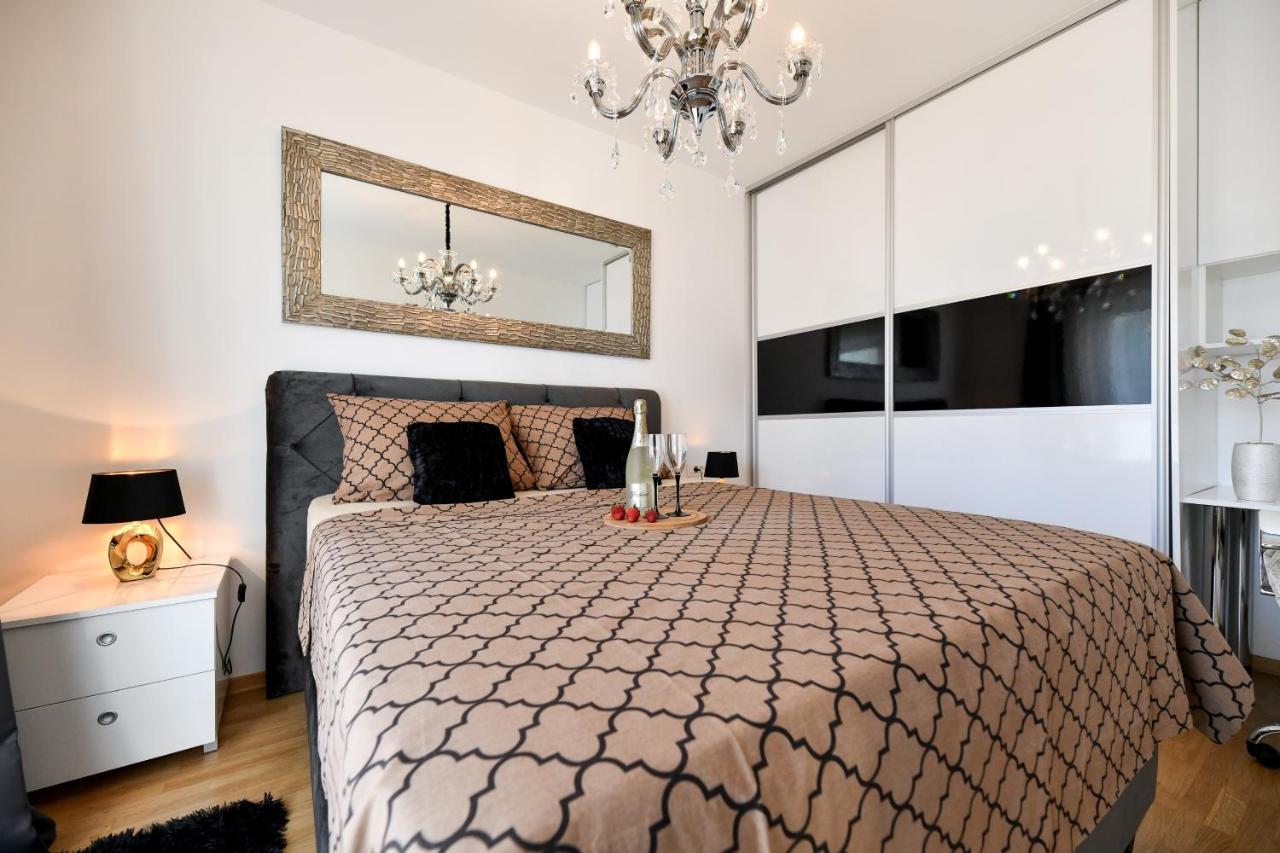 Lauris Luxury Apartment Zara Esterno foto