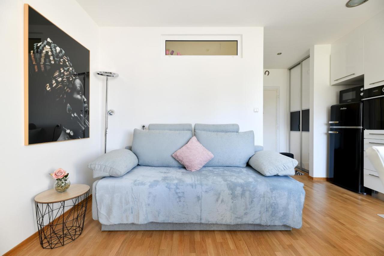Lauris Luxury Apartment Zara Esterno foto