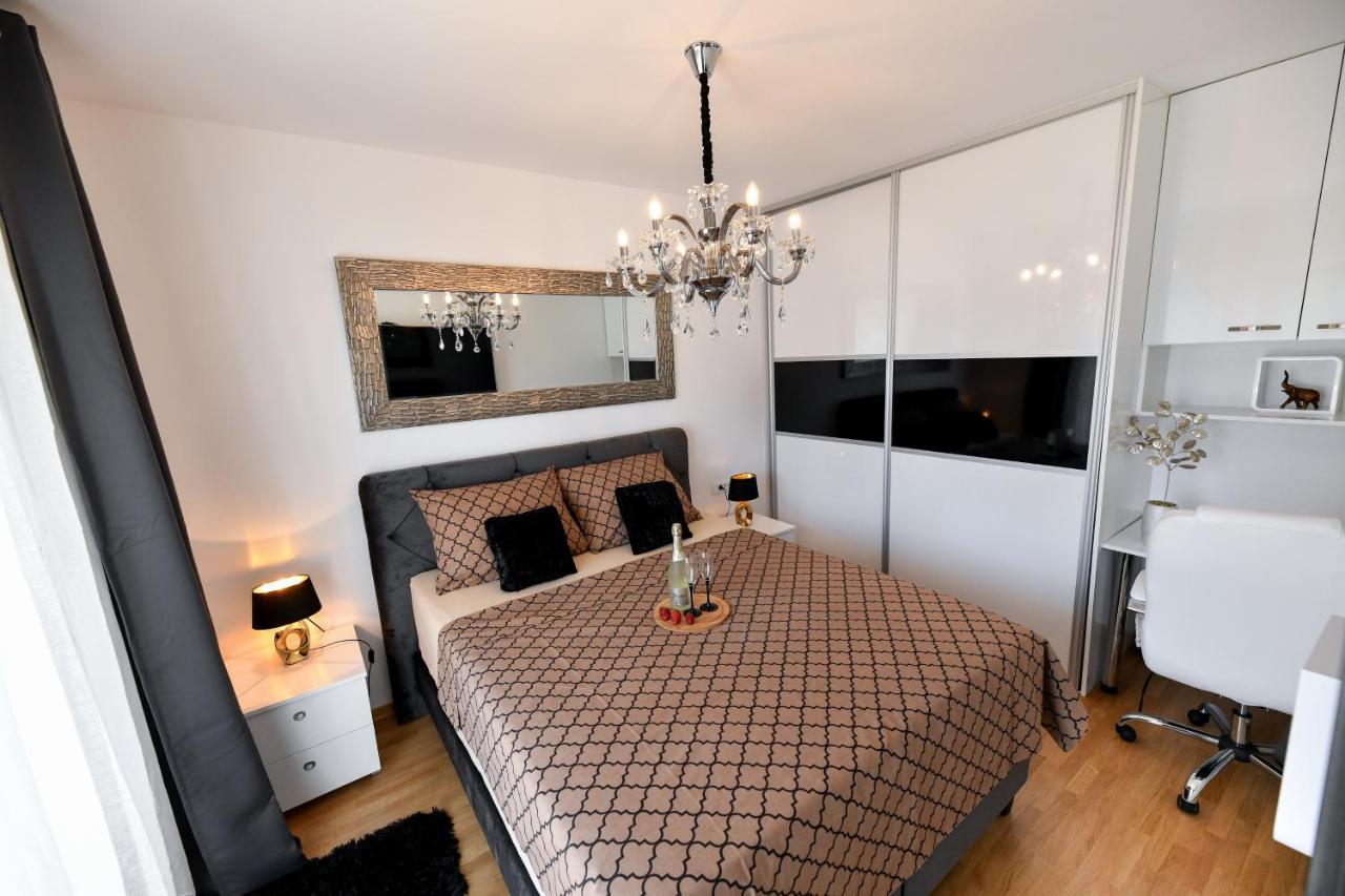 Lauris Luxury Apartment Zara Esterno foto