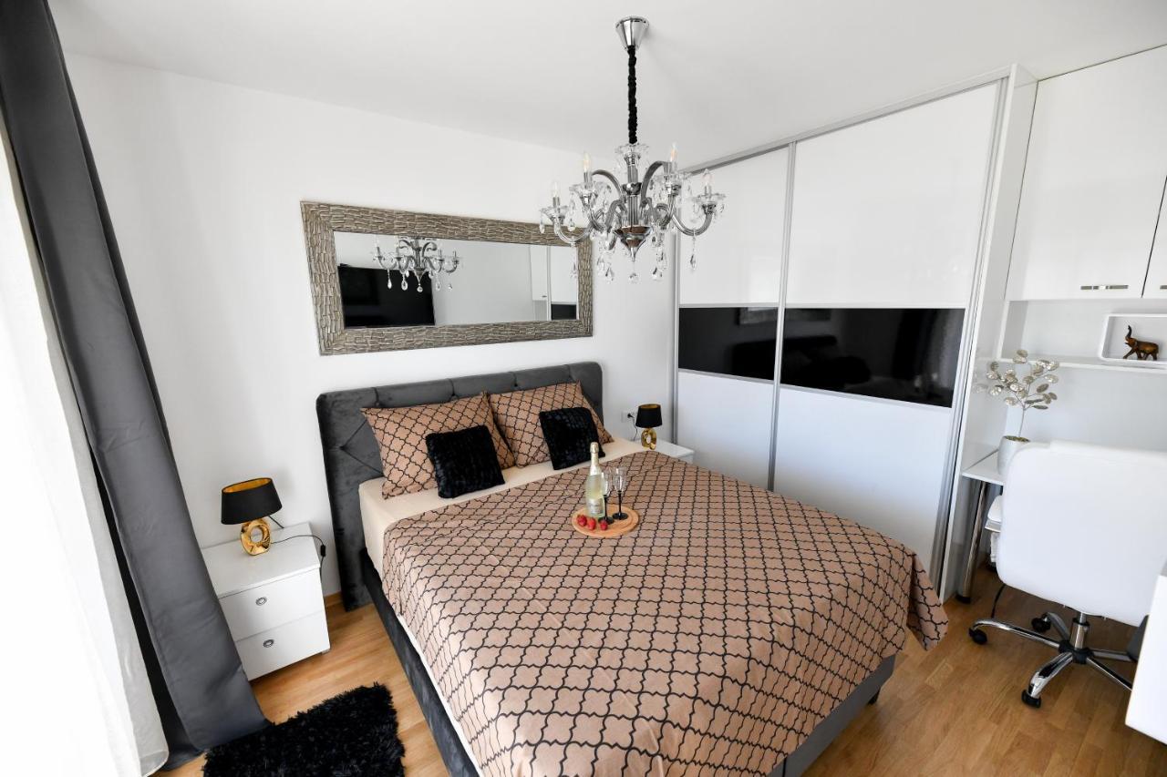 Lauris Luxury Apartment Zara Esterno foto